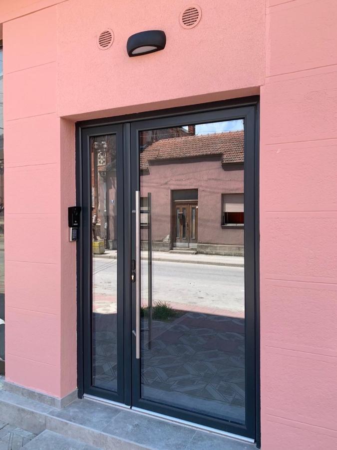 Pink House Apartments Jagodina Luaran gambar