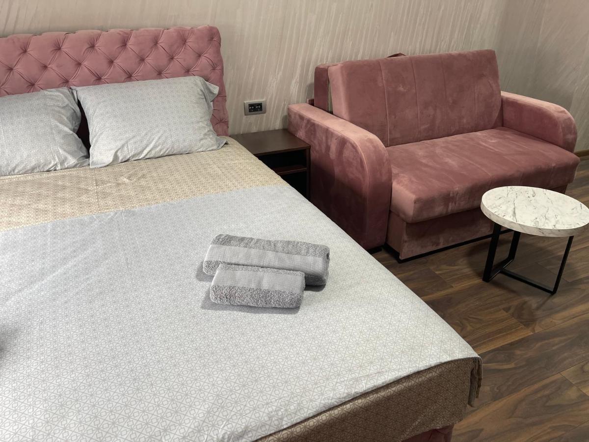 Pink House Apartments Jagodina Luaran gambar