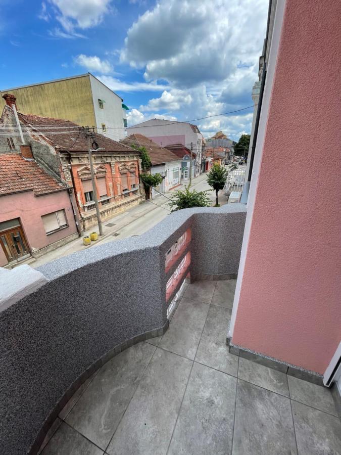 Pink House Apartments Jagodina Luaran gambar