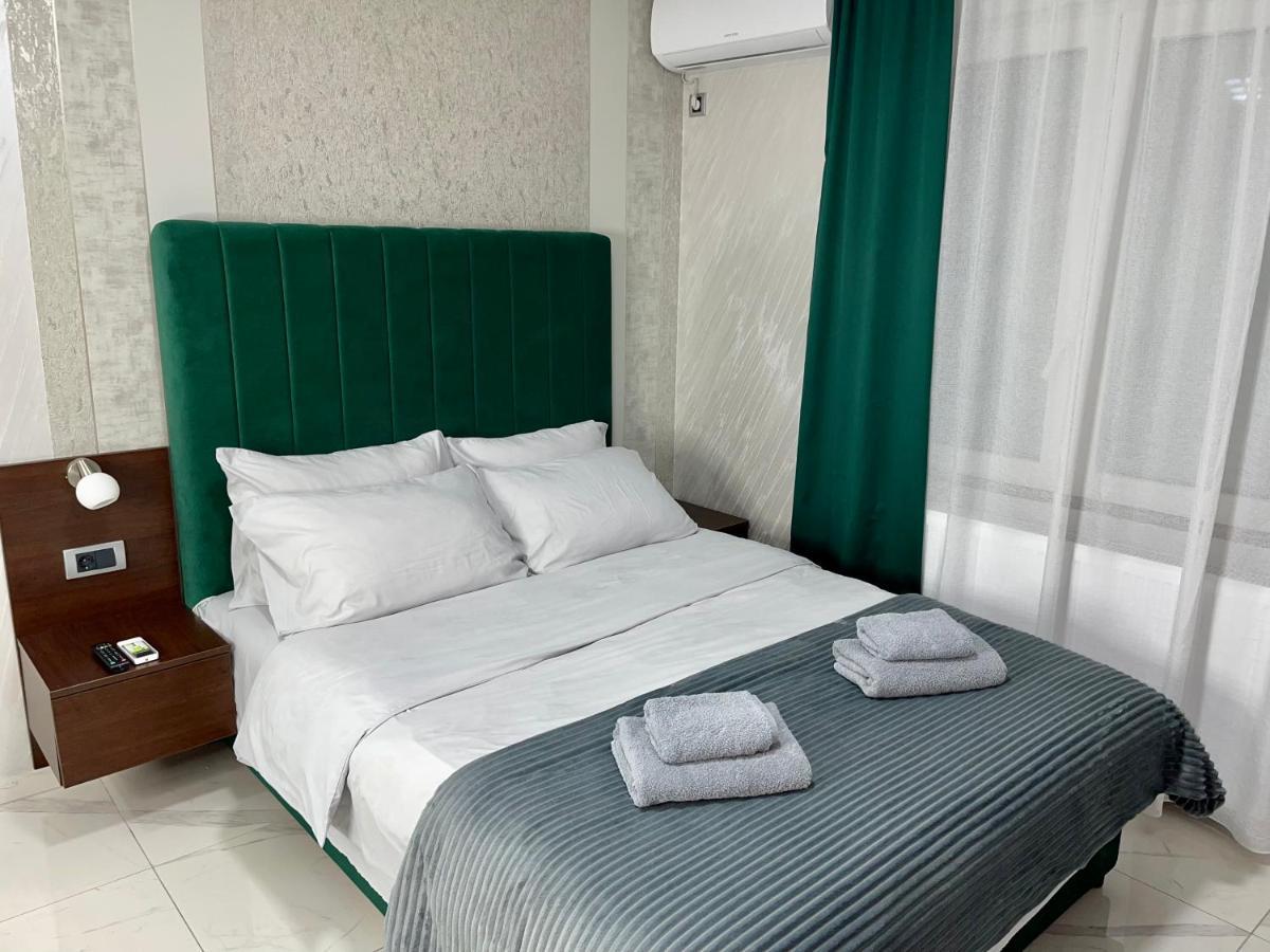 Pink House Apartments Jagodina Luaran gambar