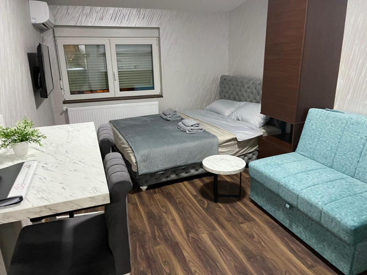 Pink House Apartments Jagodina Luaran gambar
